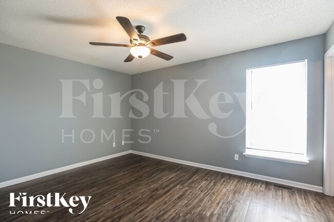 Photo - 2211 Larkspur St