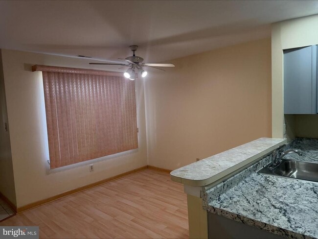Photo - 1904 Roberts Way