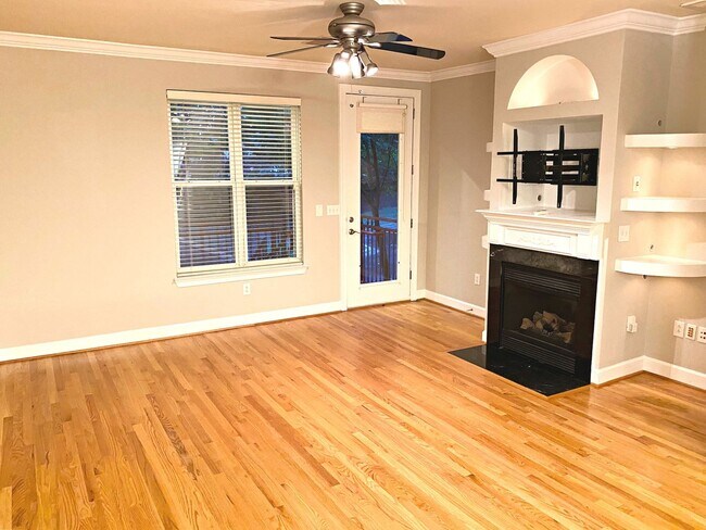 Photo - Hot 2 bed 2.5 bath townhome  in Uptown Charlotte!