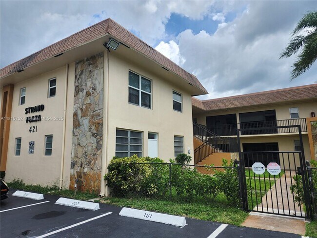 Photo - 421 NE 1st St Condo Unit 214