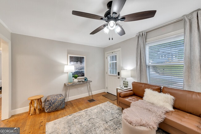 Photo - 192 Woods Dr NE