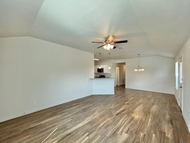 Photo - 1704 Castroville Trl