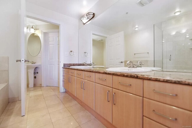 Photo - 1827 Grant St