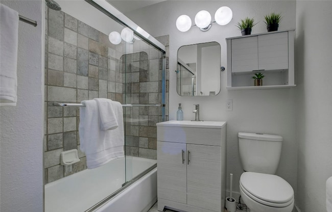 Photo - 2440 N Gaylord St