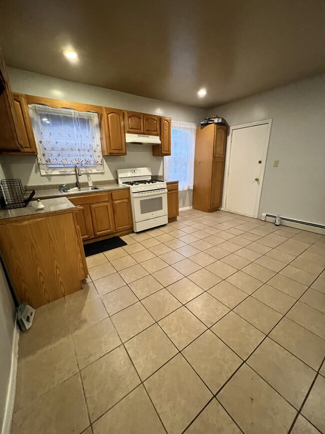 Photo - 128 Elwood Ave Unit 2