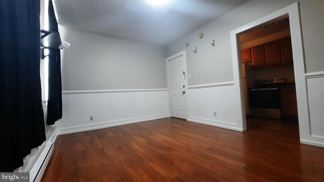 Building Photo - 10 Blue Ridge Ave Unit 4