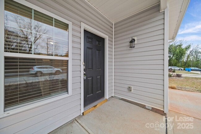 Photo - 916 S Battleground Ave