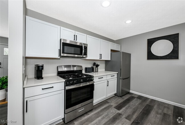 Building Photo - 5962 Kimberly Dr Rental