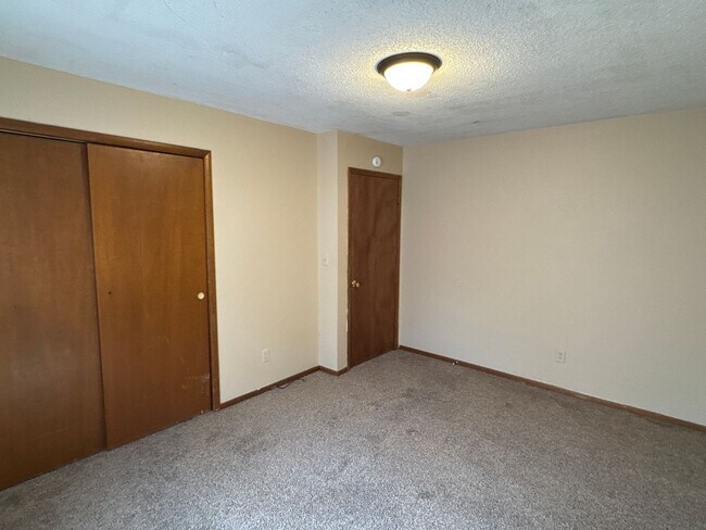 Photo - 2 Bedroom 1 Bathroom duplex near Missouri ... House