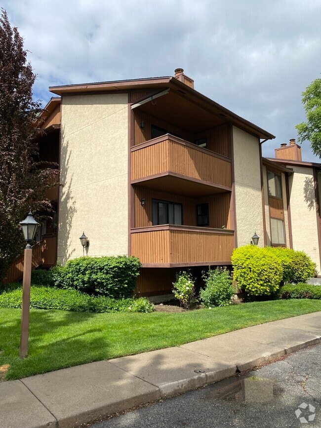 Building Photo - 1087 E Countrywoods Cir Unit D Rental
