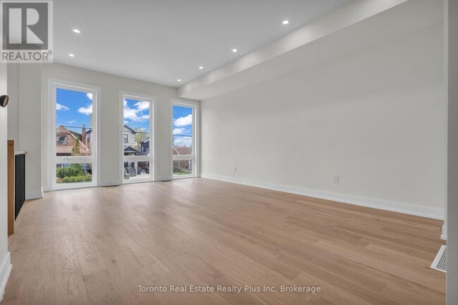 Photo - 138 Bowie Ave