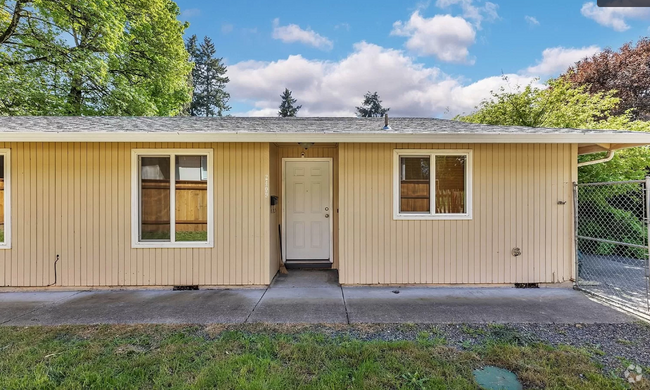 Building Photo - 2409 Markle Ave Rental