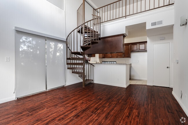 0BR, 1BA + Loft - 850 SF - Lanewood Court Apartments