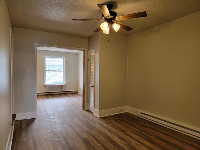 Photo - 403 Spruce St