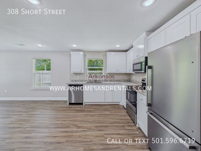 Photo - 308 Short St
