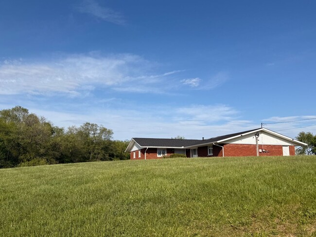 Building Photo - Beautiful 3 bedroom Home in Cedarville