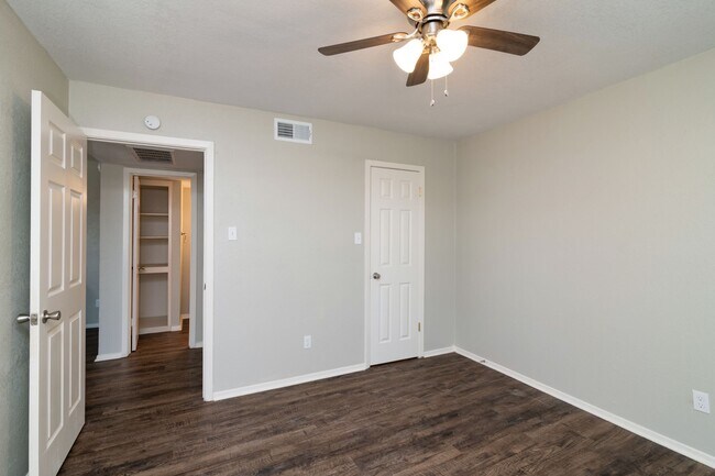 Photo - Fort West Apartments