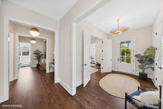 Photo - 5913 Flagg Creek Ln