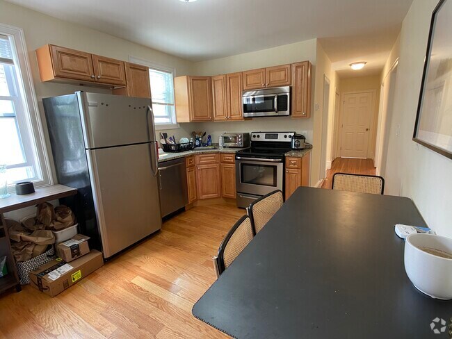 Building Photo - 6 Nashua St Unit 2 Rental