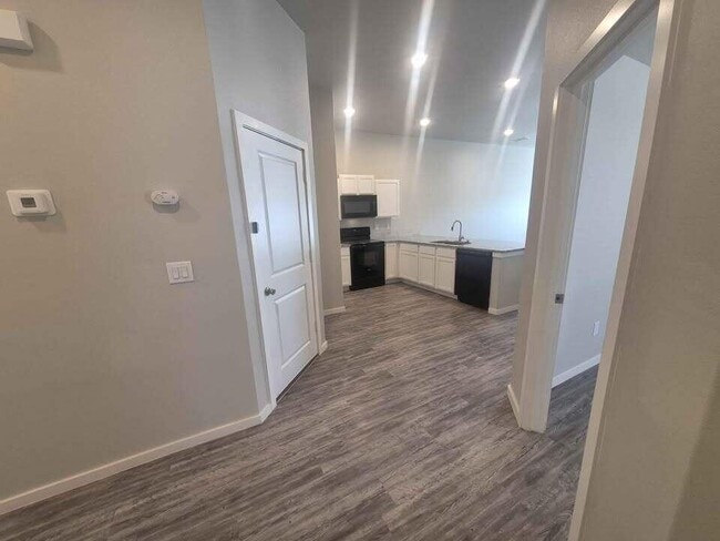 Building Photo - 2102 N Avenue J Rental