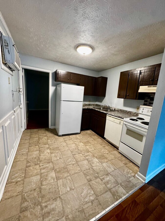 5144-5158 Linbar Drive - 5144-5158 Linbar Drive Unidad 5158 Linbar Dr.
