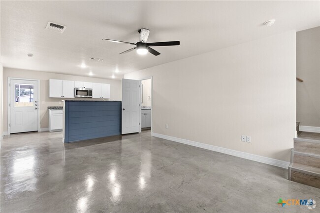 Building Photo - 803 Meadow Cir Rental