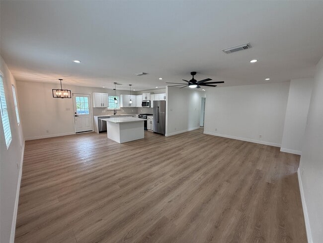 Photo - 24010 Perkins Rd
