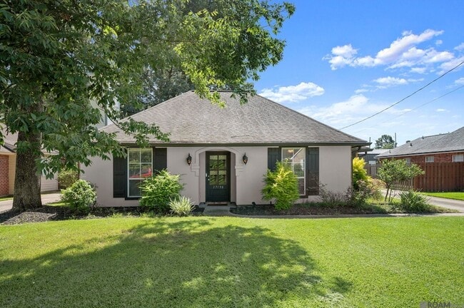 Building Photo - 17190 N Lake Dr