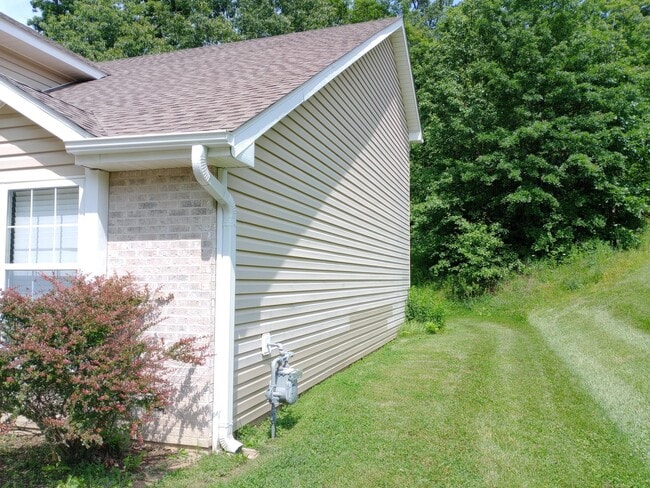 Photo - 702 Upland Creek Rd