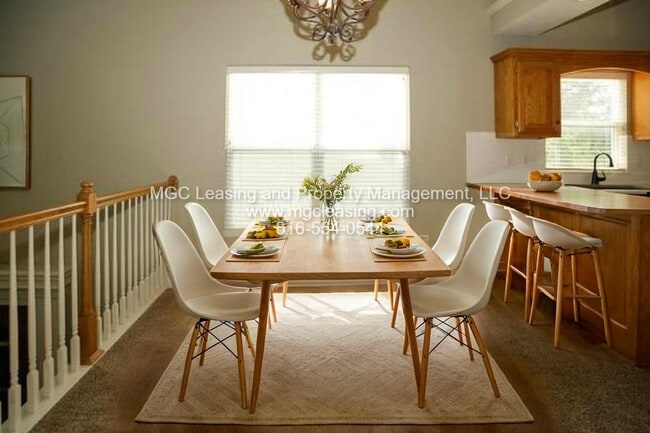 Photo - 152 NE Hidden Meadow Ln