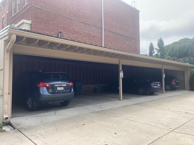 Photo - 744 S Front St