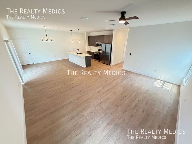Photo - 430 Wellwood St SW