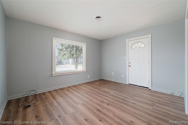 Photo - 22619 Furton St