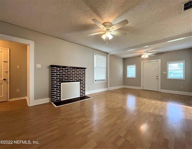 Photo - 5324 Fremont St