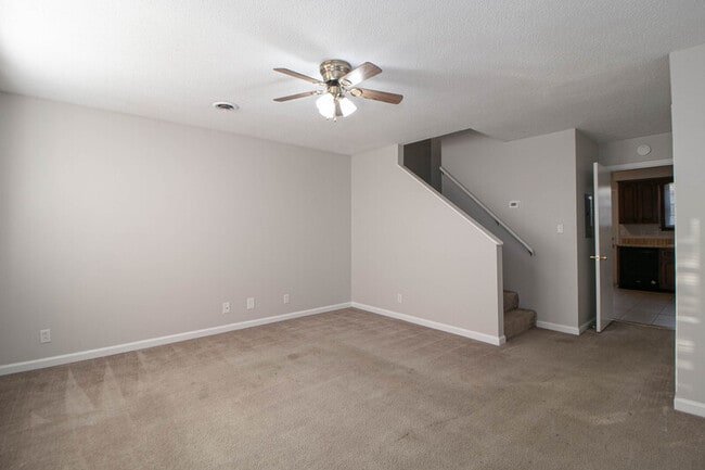 Photo - 814-B Golfview Pl