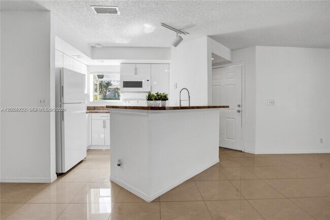 Photo - 3420 Pinewalk Dr N Unit 717