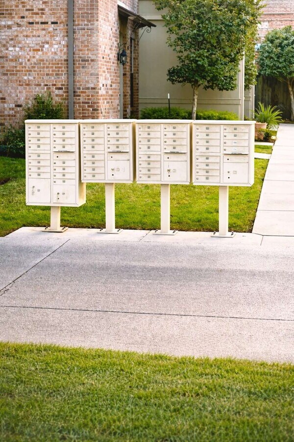 Photo - 1BR/1BA Upstairs Condo for Lease in Gated Chatsworth Court! Unit 1-C