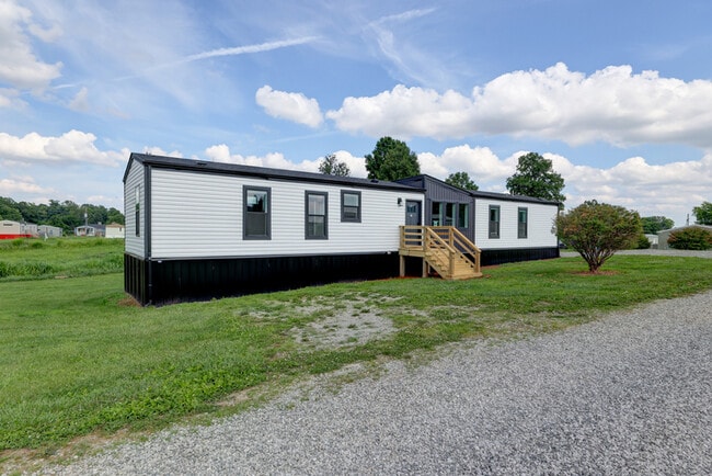 Photo - 5233 Clarksville Rd