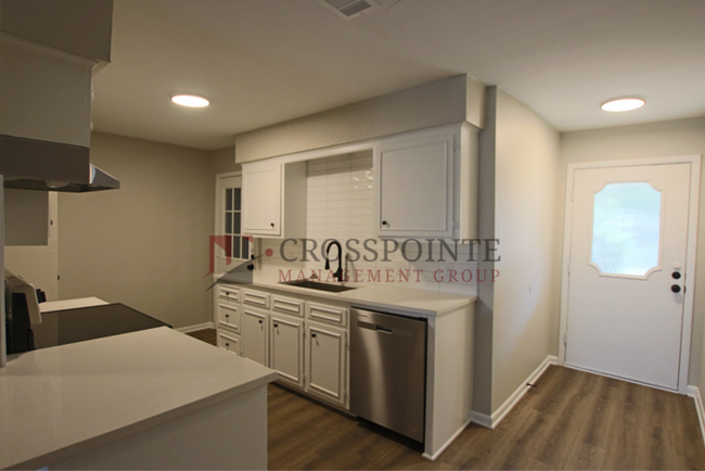 Tour Today! Newly Remodeled 3 Bedroom 2 Bath 2 Car Garage Duplex! - Tour Today! Newly Remodeled 3 Bedroom 2 Bath 2 Car Garage Duplex!