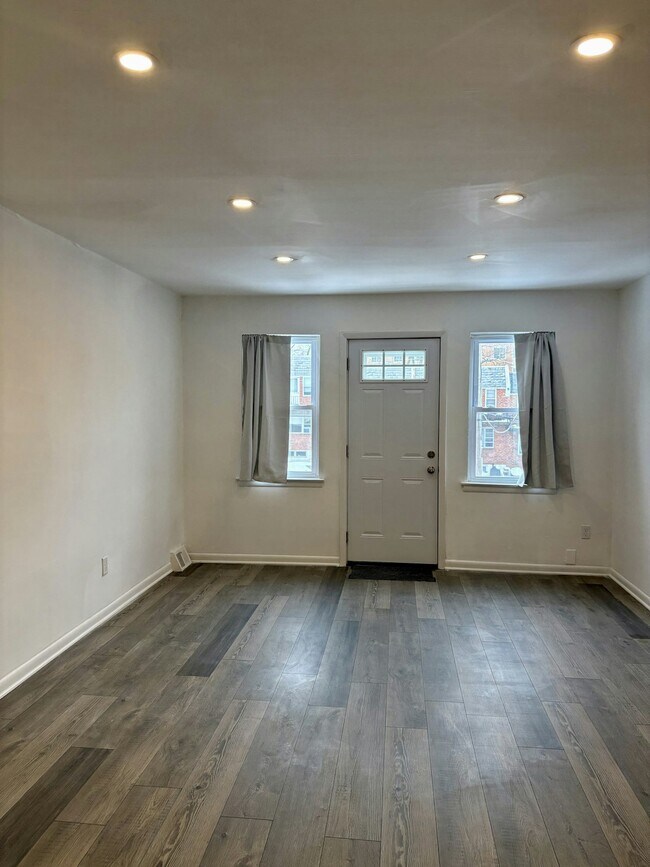 Photo - 2743 Cranston Rd Unit 2
