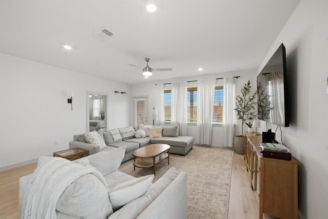 Photo - 3608 Overlord Ln