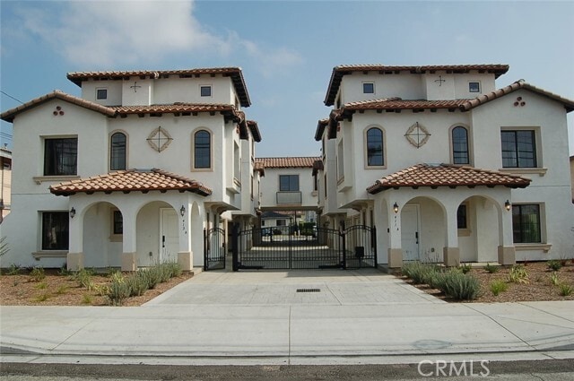 Building Photo - 425 W Duarte Rd Unit 413B