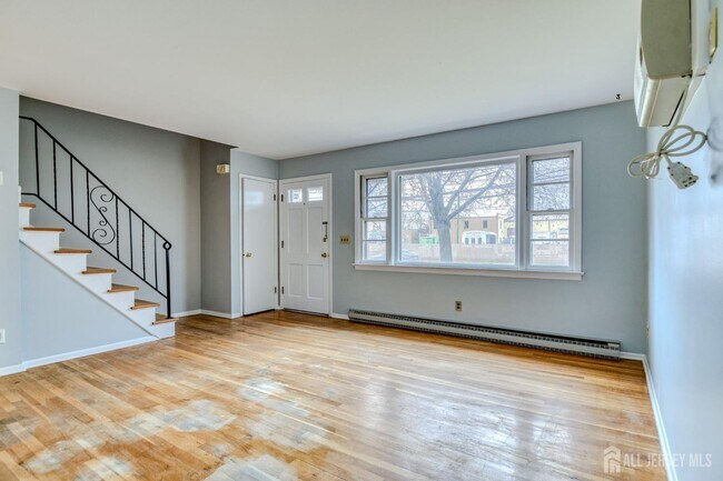 Photo - 345 Lincoln Blvd