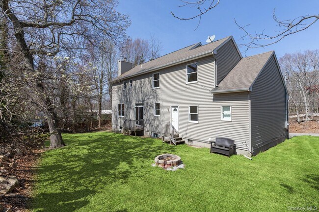 Photo - 1871 Edwards Ave