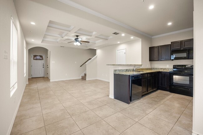 Building Photo - AVAILABLE NOW! Nice 3 bedroom townhouse located in Northeast San Antonio!