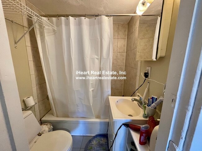 Photo - 57 Dwight St Unidad 4