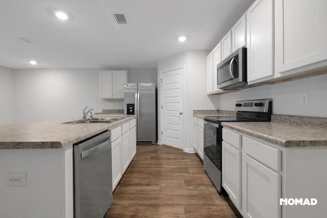 Photo - 10613 Queens Gate Cir