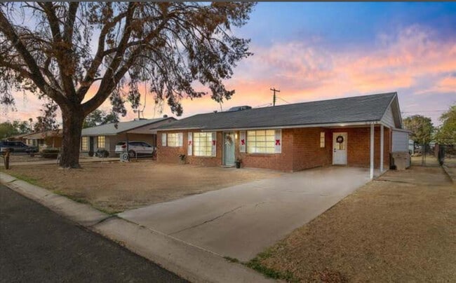 Photo - 5014 W Gardenia Ave House