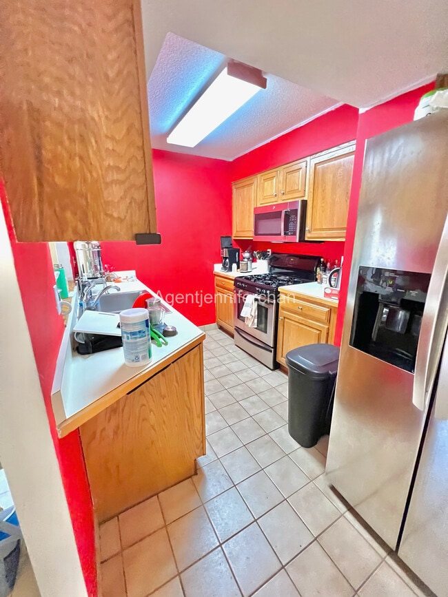 Photo - 147 Kelton St Unidad 715