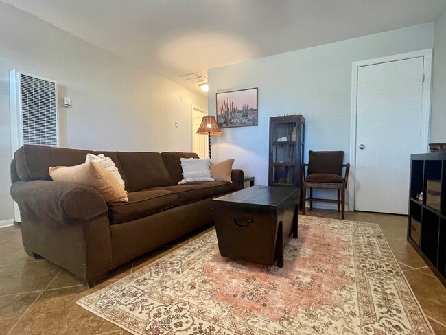 Photo - 6186 Chia Ave